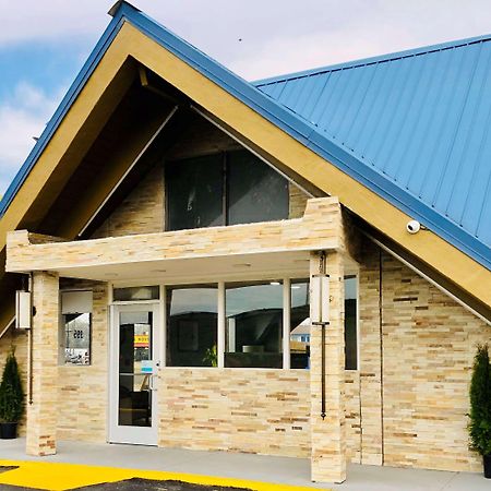 Montgomery Inn & Suites Exterior foto